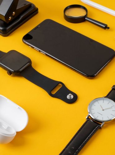 modern-stationary-collection-arrangement_23-2149309652